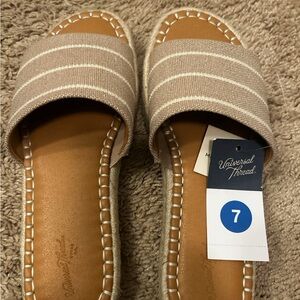 Universal Thread Women's Tan Slide Sandals